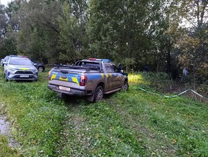 Dwa radiowozy Policji