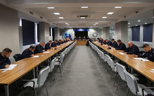 dyżurni piszą test wiedzy - zdjęcie całej sali