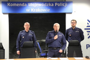 egzaminatorzy konkursu witają uczestników