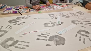 Plakat wykonany przez dzieci