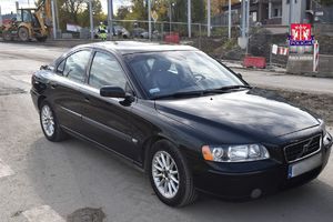 volvo na ulicy sobieskiego, którym poruszał się sprawca kolizji