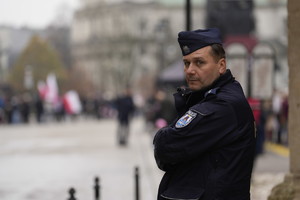 policjant na placu studzińskiego