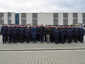 Zdjęcie zbiorowe uczestników uroczystości.