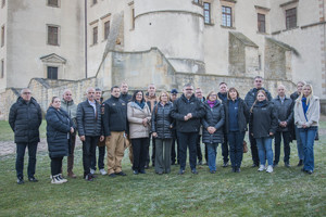Zdjęcie grupowe służb biorących udział w ćwiczeniach