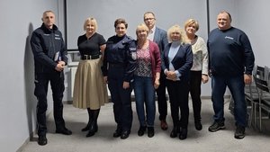 pamiątkowe zdjęcie oraganizatorów w osp maków dolny