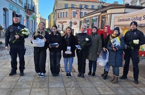 dzielnicowi wraz z innymi uczestnikami akcji