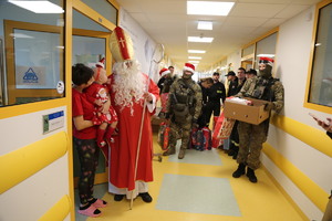 policjanci SPKP + strażacy