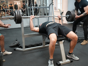 zawody w wyciskaniu sztangi