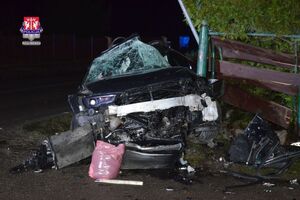 uszkodzone osobowe audi po wypadku w Sieprawiu