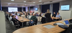 Uczestnicy szkolenia z prowadzącą szkolenie.