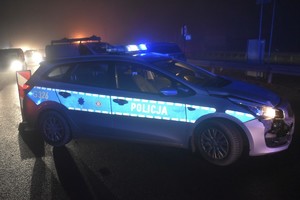 policyjny radiowóz uszkodzony w wyniku pościgu