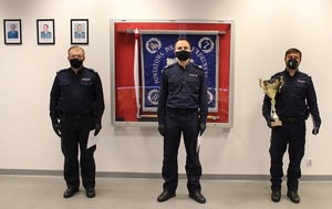 policjanci podczas uroczystości