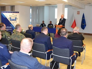 6. Prezydent L. Handzel przy mównicy