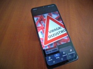 Telefon komórkowy z ostrzeżeniem