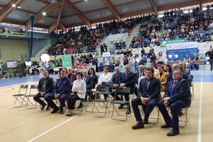 Komendant Powiatowy Policji w Dąbrowie Tarnowskiej podczas otwarcia Targów Edukacyjnych