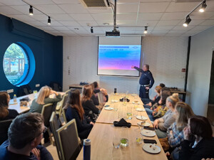 spotkanie naczelnika ruchu drogowego z rodzicami uczniów biorących udział w projekcie
