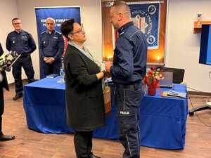 Wójt gminy Biskupice składa życzenia komendantowi KP Gdów