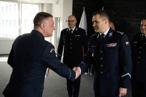 Złożenie podziękowań przez insp. Kubiaka