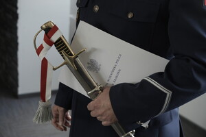 Pamiątkowa szabla i podziękowania