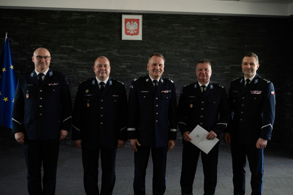 Pamiątkowe zdjęcie Komendanta i Zastępców wraz z naczelnikiem