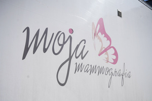 Logo na stacji mammograficznej