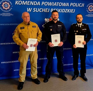 Komendanci pozujący do zdjęcia