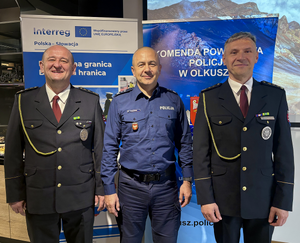 komendant powiatowy z przedstawicielami ze słowacji - pamiątkowe zdjęcie