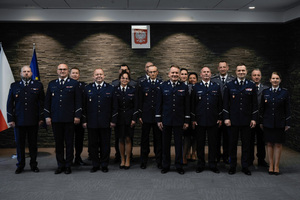 Zdjęcie grupowe policjantów KWP Kraków po uroczystej zbiórce