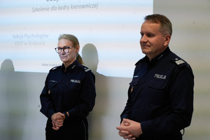 Komendant Wojewódzki wraz z naczelnik Sekcji Psychologów KWP