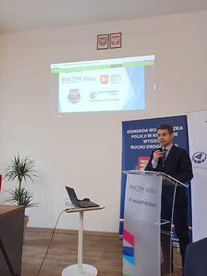 Dyrektor MCDN podczas wystąpienia
