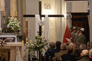 krzyż w kościele