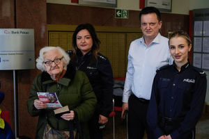 wspólna fotografia z seniorką