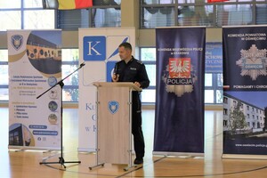 KPP Oświęcim. Razem tworzymy atmosferę. Kibicuj z klasą przemowa zastępcy komendanta Wojewódzkiego