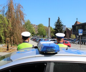 Policjanci WRD KPP Chrzanów podczas zabezpieczania uroczystości