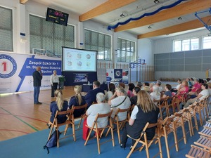 Uczestnicy zgromadzeni na spotkaniu