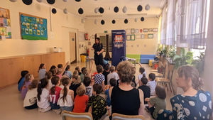 przemowa policjantki do dzieci i wychowawców