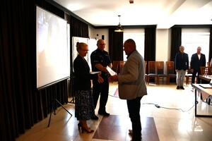 1 wręczanie certyfikatów szkolenia