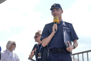 Krzysztof Nawrot przemawia przez mikrofon