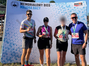 Uczestnicy zawodów w bieganiu