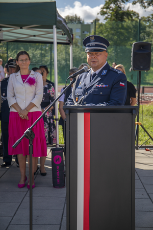 komendant Kudela przemawia do młodzieży