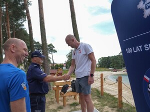 podium zawodów. dekoracja uczestników