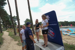 podium zawodów. dekoracja uczestników