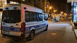 radiowóz opp w Krakowie stojący na ktrupówkach