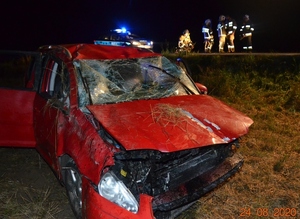 Samochód marki Volkwagen z wypadku w miejscowości Tymbark