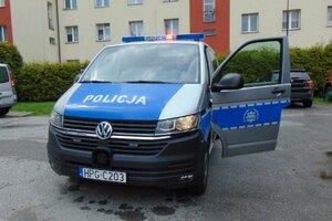 nowy radiowóz VW T6  widok z przodu