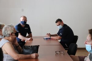 policjanci w trakcie szkolenia