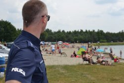 policjanci podczas festynu