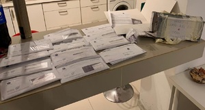 zabezpieczona przez policjantów dokumentacja bankowa, wykorzystywana do dokonywania oszustw metodą na policjanta