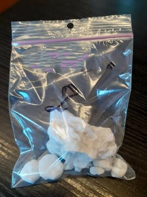 torebka foliowa z białym proszkiem