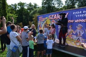 policjanci podczas akcji profilaktycznej